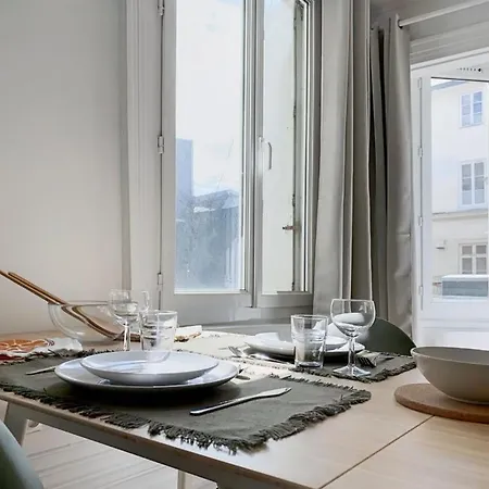 Apartment Etoupee Design -320 Rouen