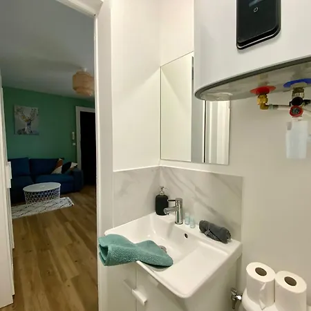 Etoupee Design -320 Apartment *